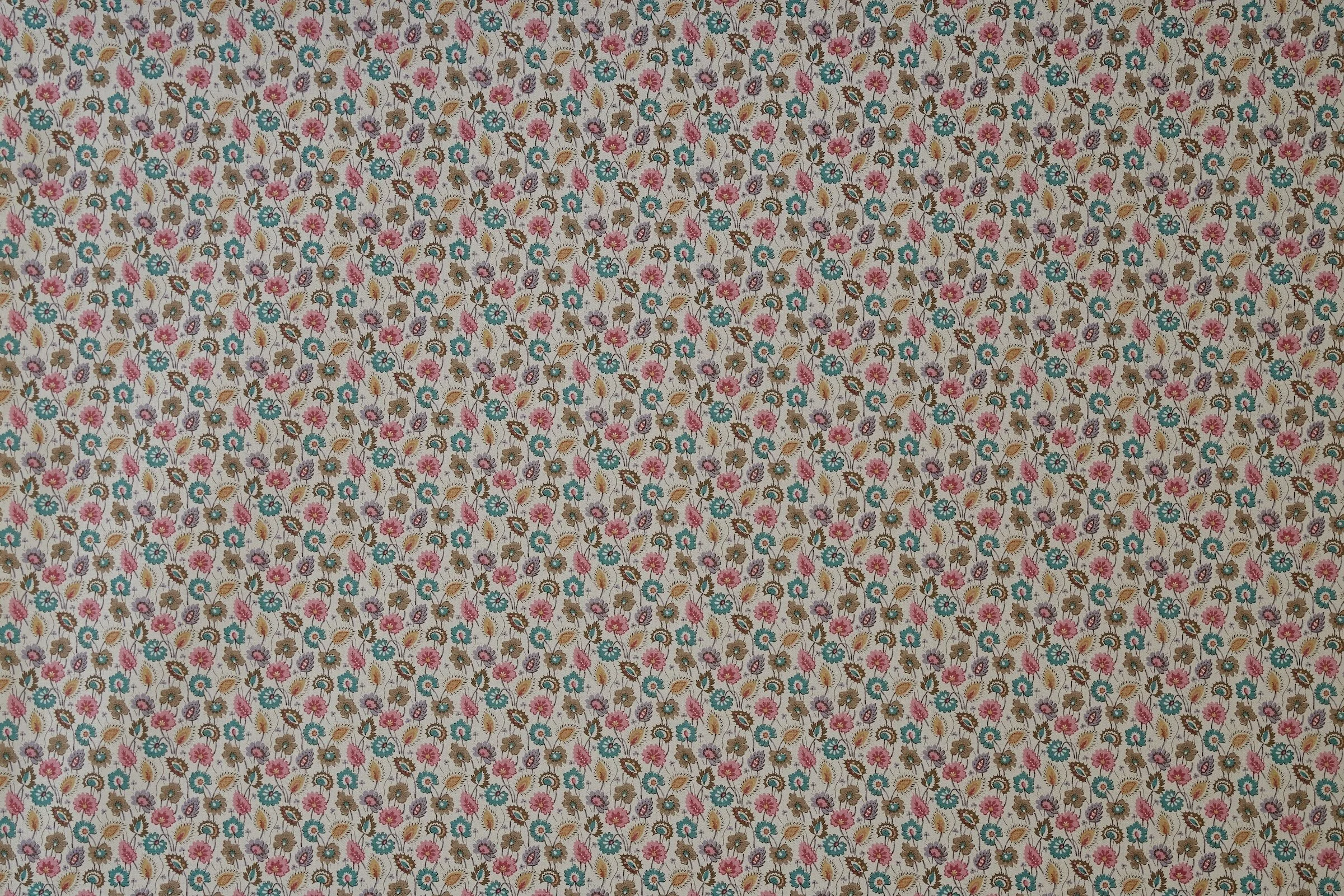 Carnivale Confetti.jpg