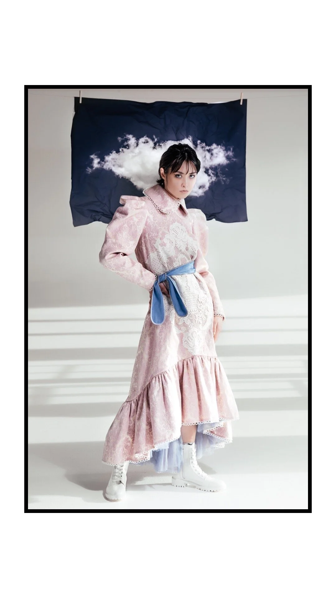 Le ciel est, par-dessus...