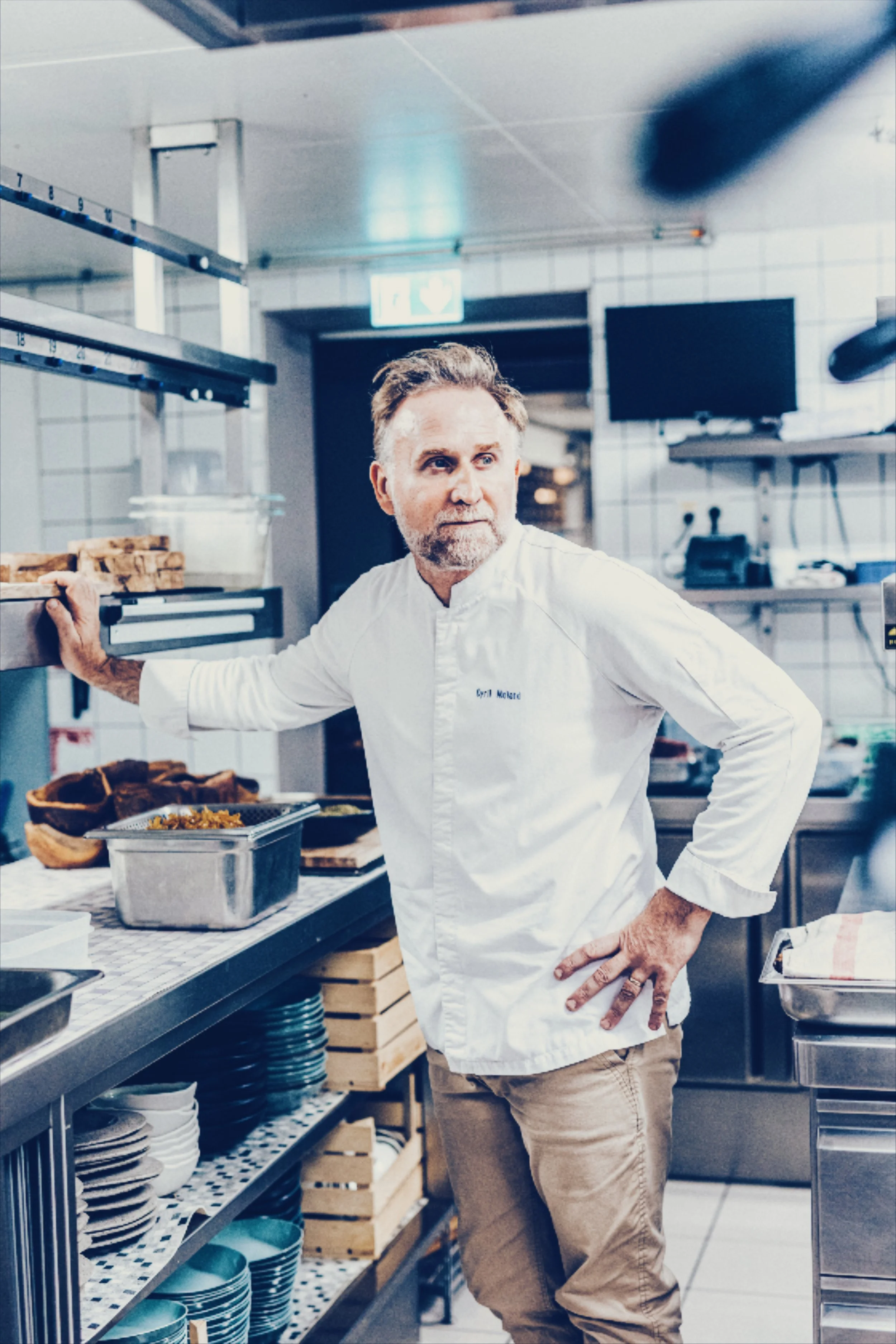 Porträts von Cyril Molard, Sternekoch im Restaurant "Ma Langue Sourit" in Oetrange, Luxemburg