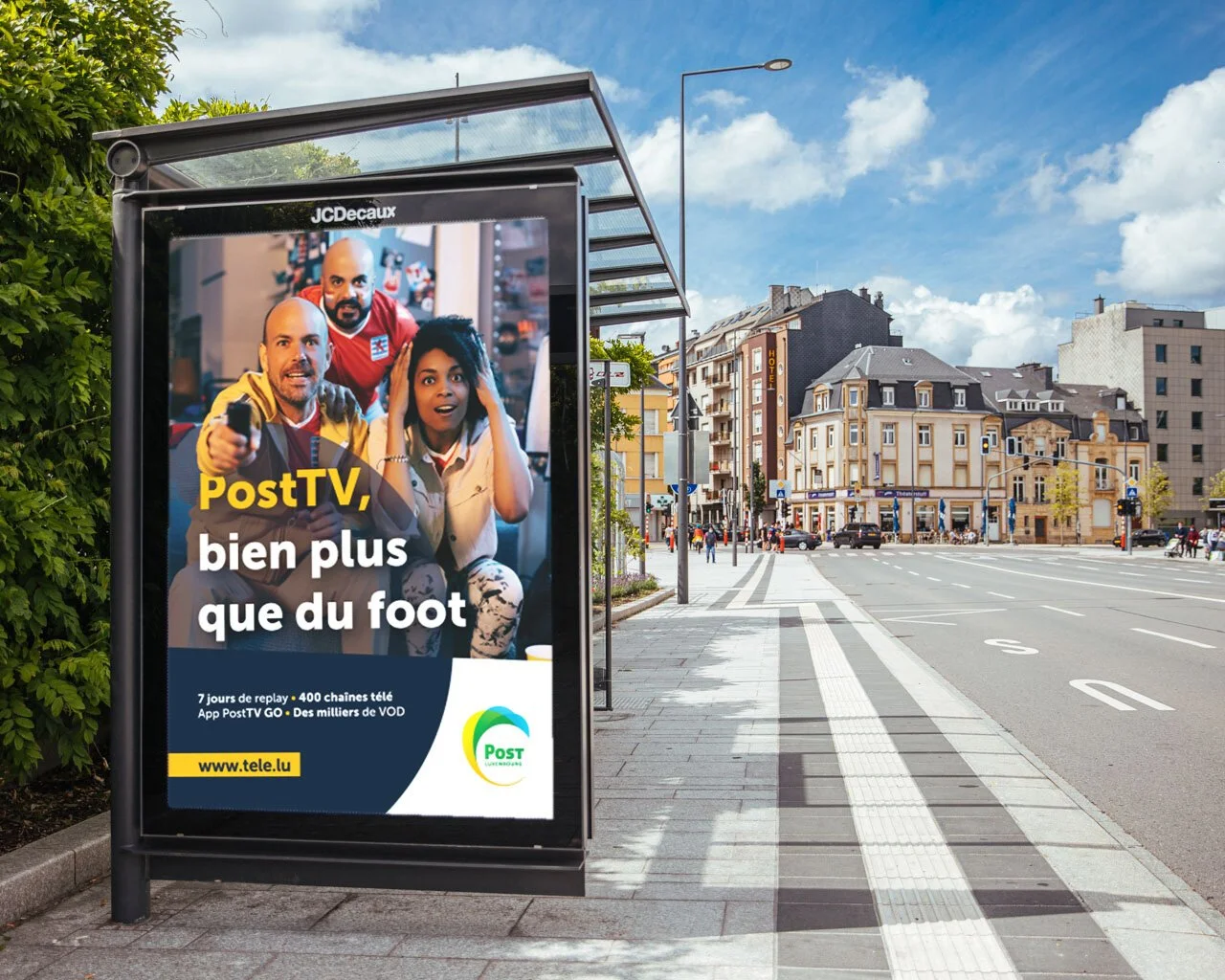 POST Luxembourg PostTV Plakatkampagne Bushaltestelle; Außenwerbung; Art-EO Fotografie