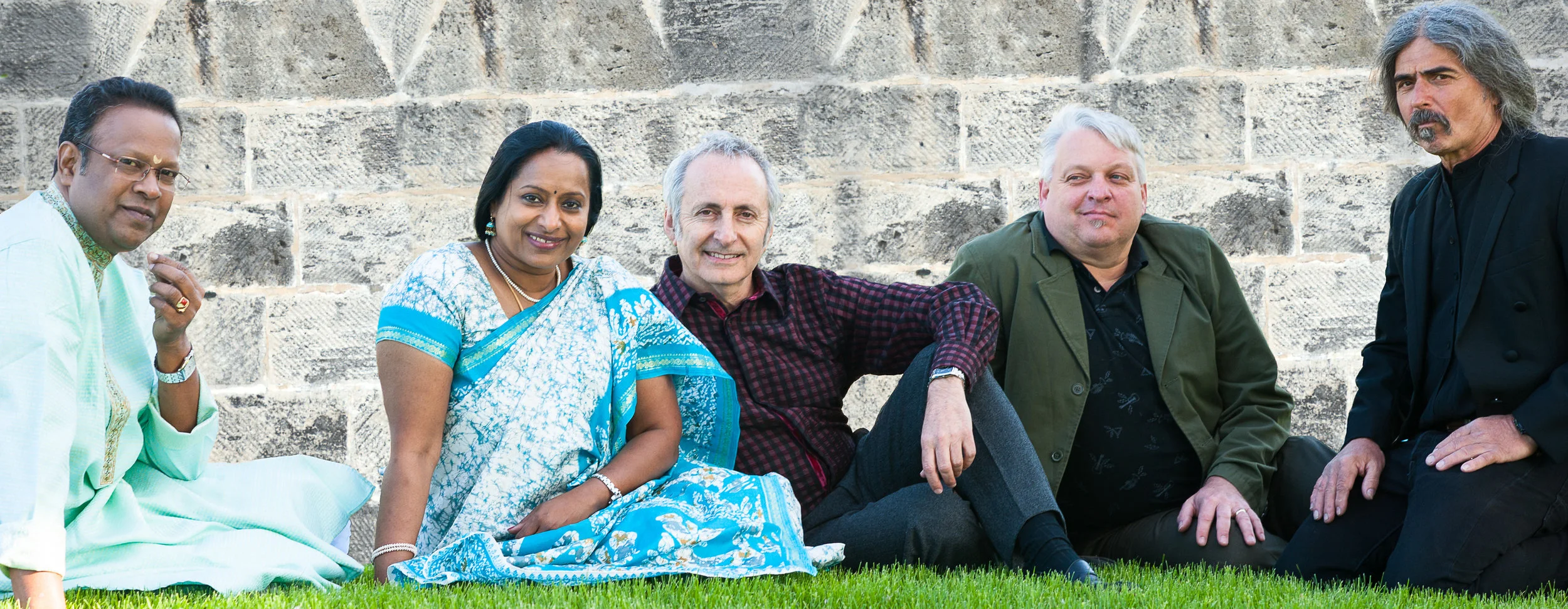 Voices of Sepharad musiciansBoopathi, Nirmala Rajasekar, David Jordan Harris, David Burk, Mick LaBriola in "Song of Wonder" Photo by ReyMash Photogra phy jpg download (5.9 MB)