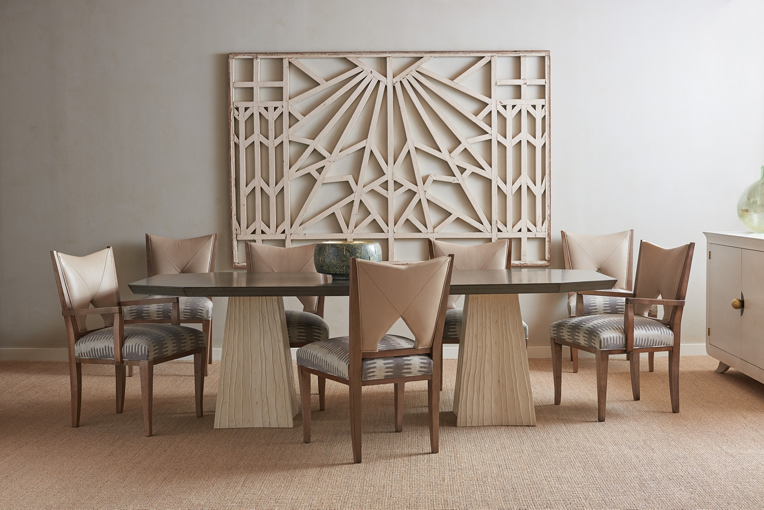 HABLE-HC-DINING-ROOM-NEUTRALS.png