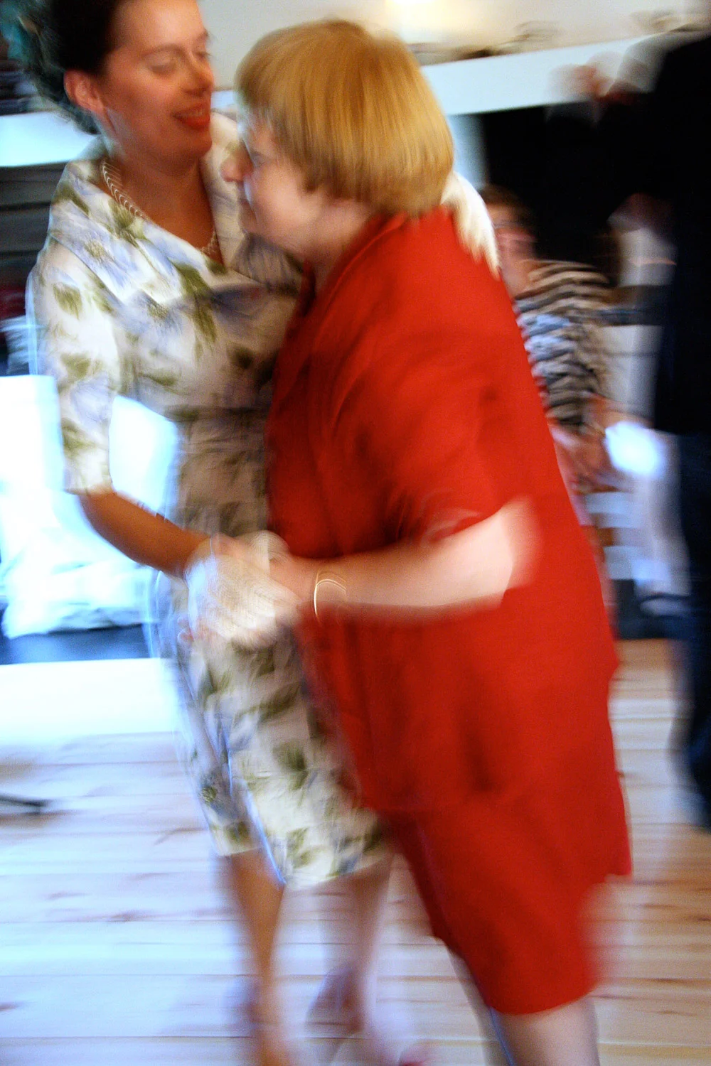 "Nora ja Mummi Ojanperä"  Kuva: Marika Kataja-Lian