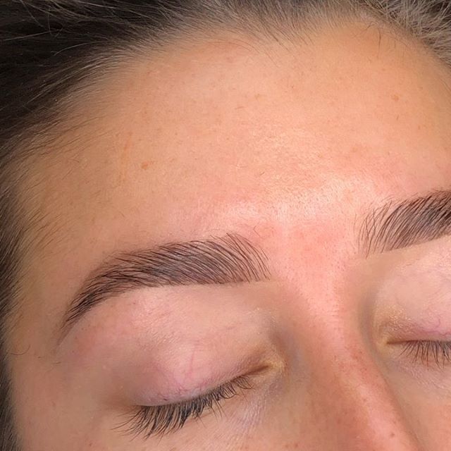 Beautiful brows with Lamination, swipe to see the before.
.
.
.
.
.
.
#browlamination #browlift #browlaminationcourse #browlaminationtraining #browlaminationusa #browlift #perfectbrows