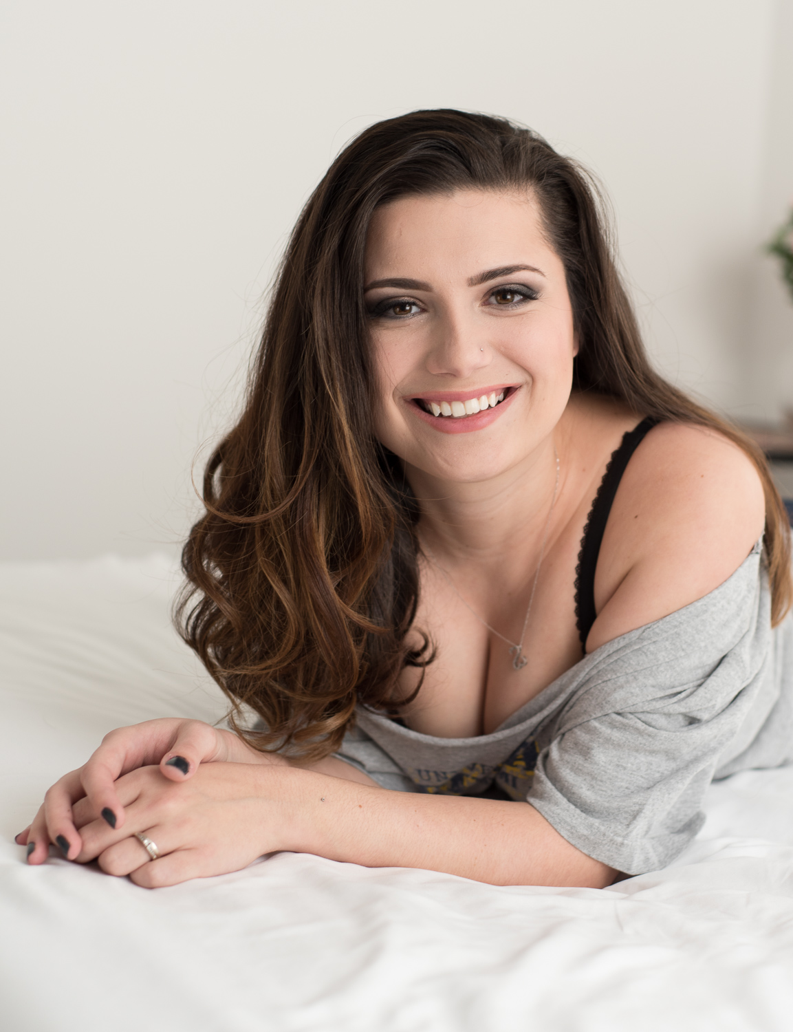 Natural and classy women's boudoir photography Clarksville TN