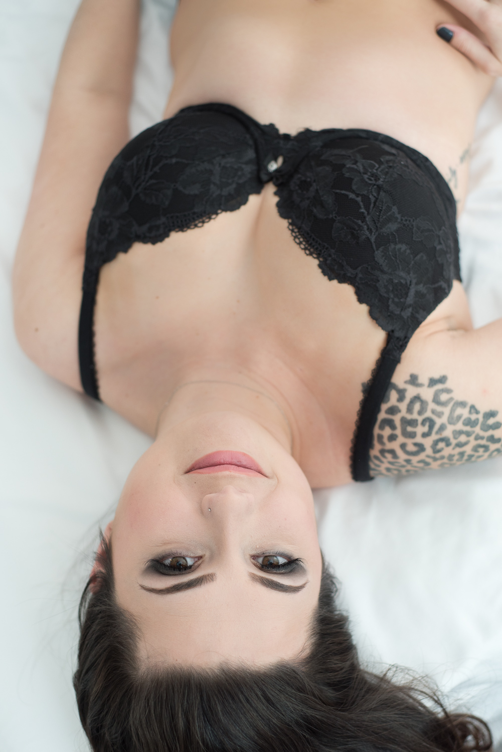 Have you ever wondered what it's like to do boudoir photos? Read about it from a client's perspective! via D. Phillips Photography