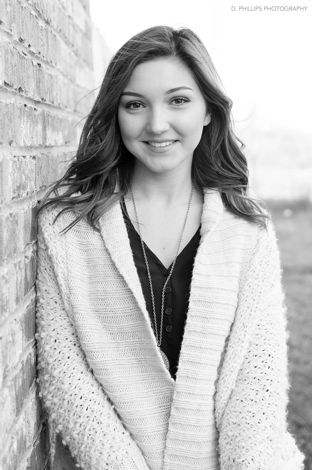 Black and white senior photos // dphillipsphotography.com