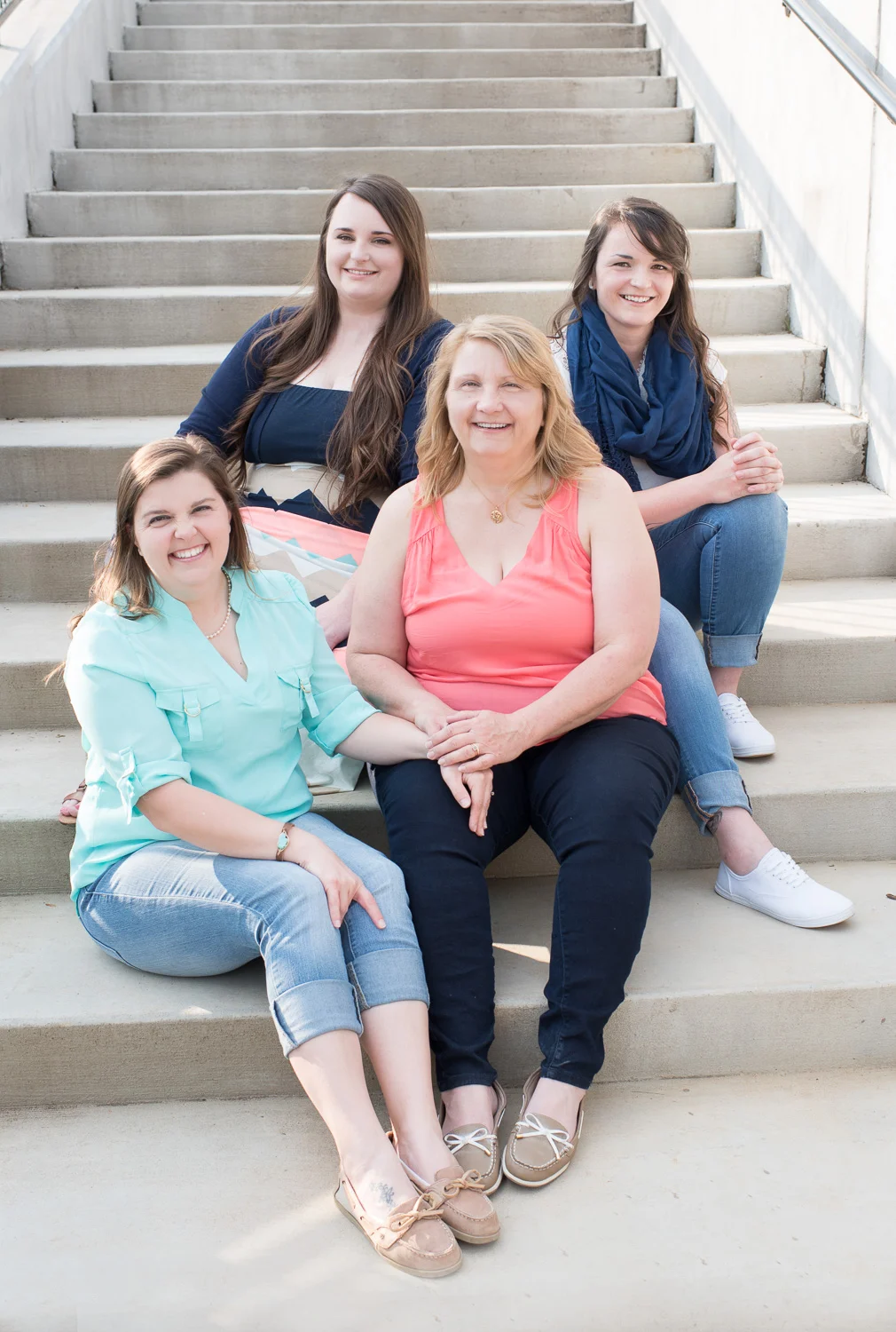 Family portrait photographer outdoor photos Clarksville