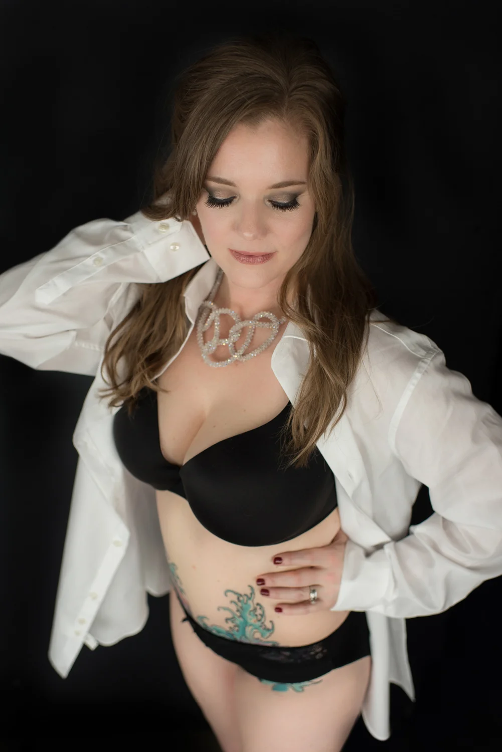 What to wear for your next boudoir shoot with D. Phillips Photography in Clarksville Tennessee