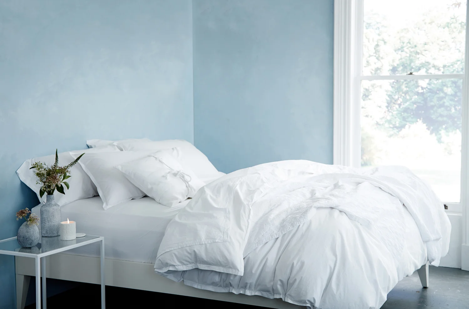 02_White_Out_Bedding_and_More_SUPERHERO_HOME_1070689282_EDITORIAL_138_MOBILE_1500.jpg