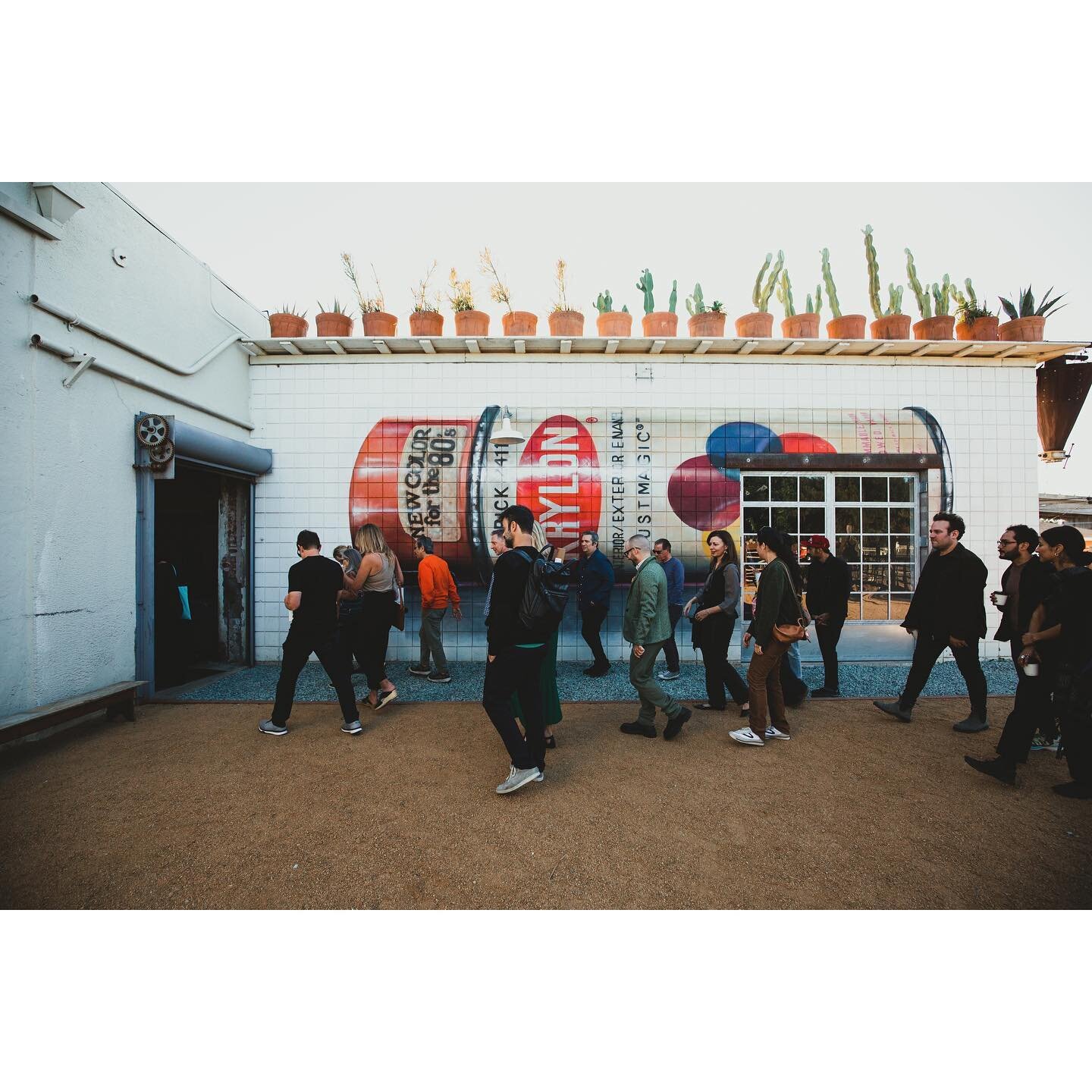 a new project @hereandthere.residency launched with @katalina.silva of @helloenigma , this 2nd event this year brought together designers from HERE with designers from THERE, for a design tour and dinner ➕ 

thank you @breadandsalt_sandiego @jxlstudi