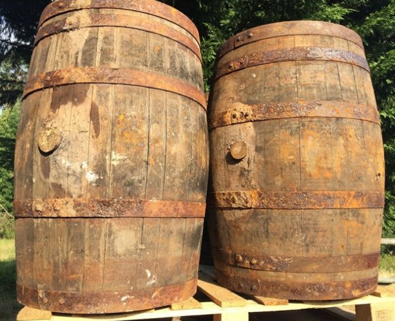 Wooden Barrels : Whiskey
