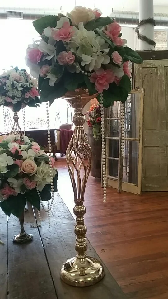 Centerpiece : Tall Gold Holder