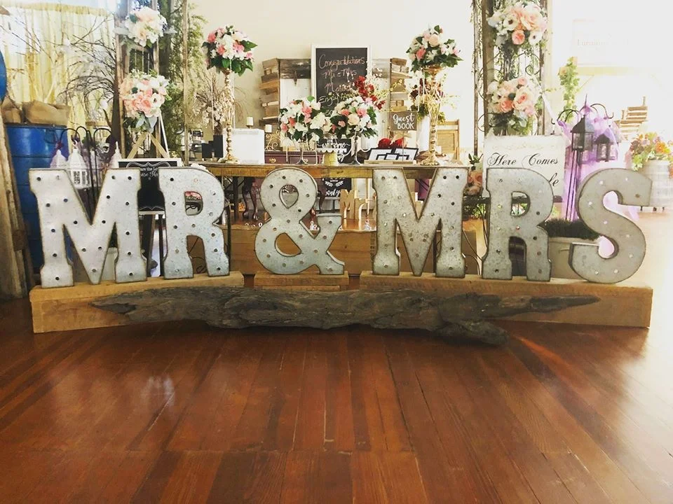 Metal Letters - "MR & MRS" 