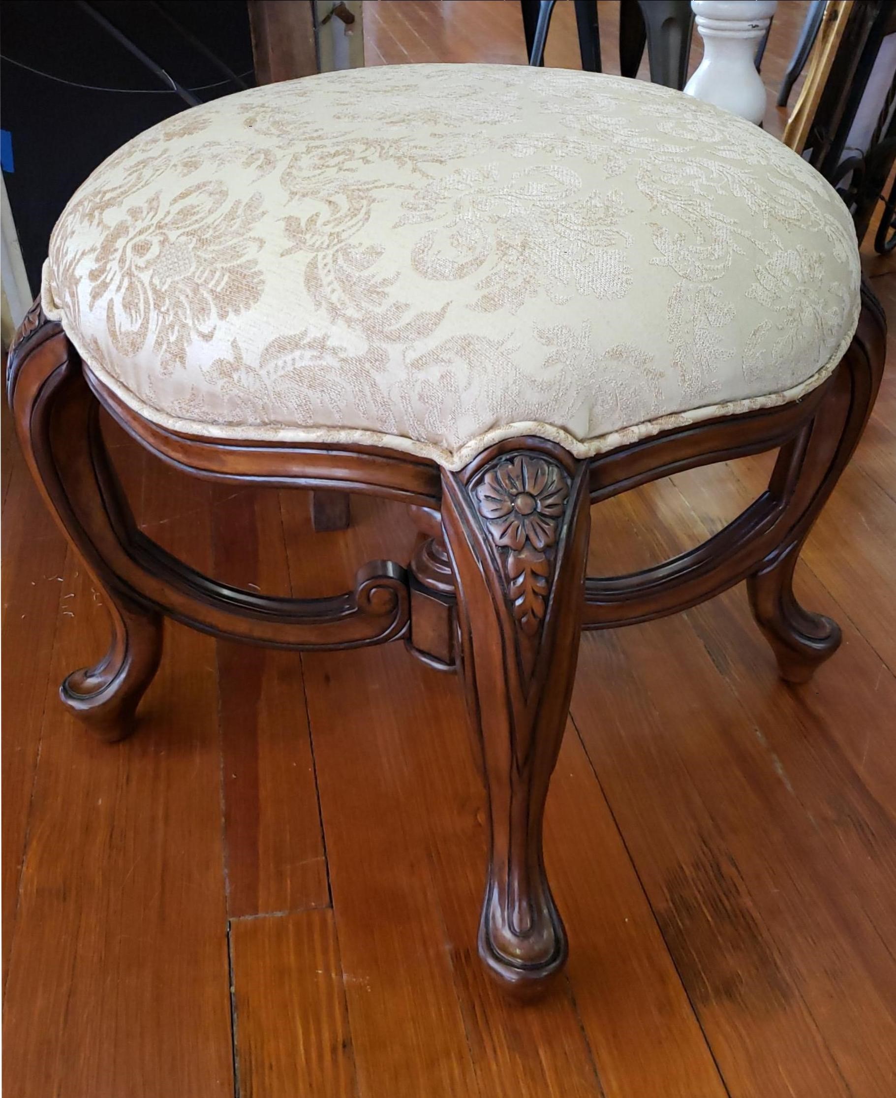 Vintage Stool Seating 