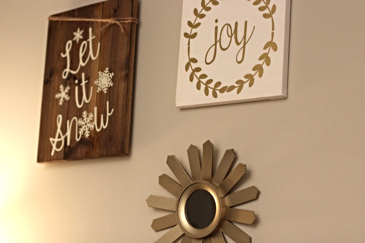 Joy Canvas // Let It Snow Sign Thank goodness people are artistic because I'm not! I love these signs!