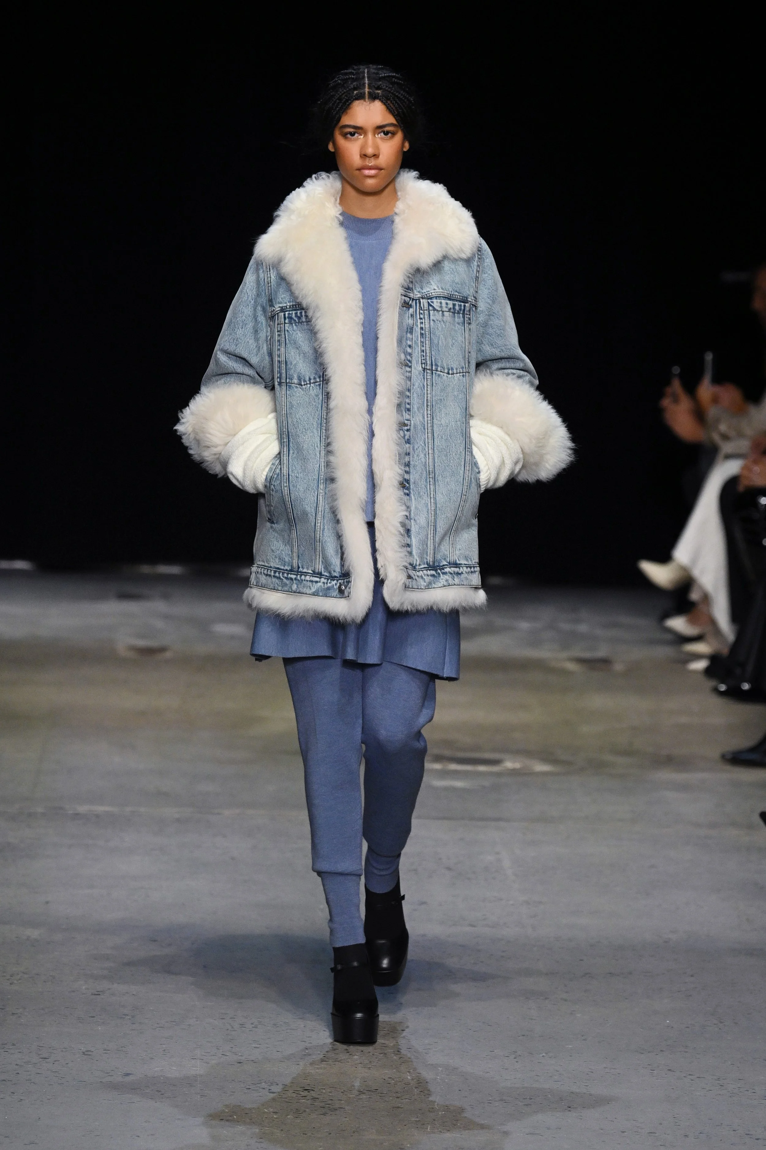 LOOK 16.JPG