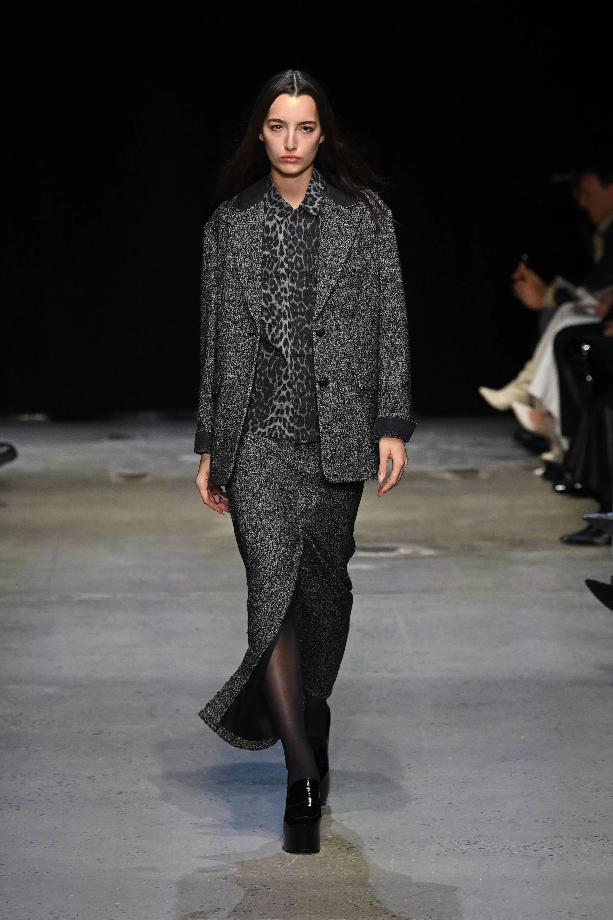 LOOK 25.JPG