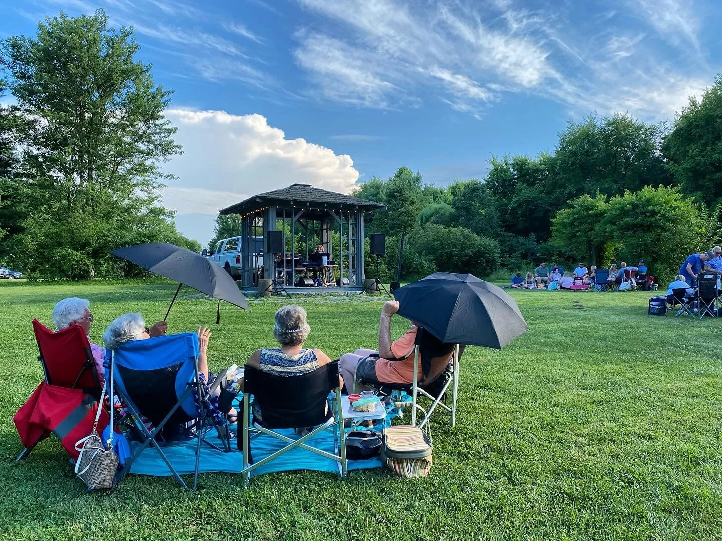 Thanks to all who came to the concert! Even though it rained right before we started, it ended up being a perfect evening. 💜