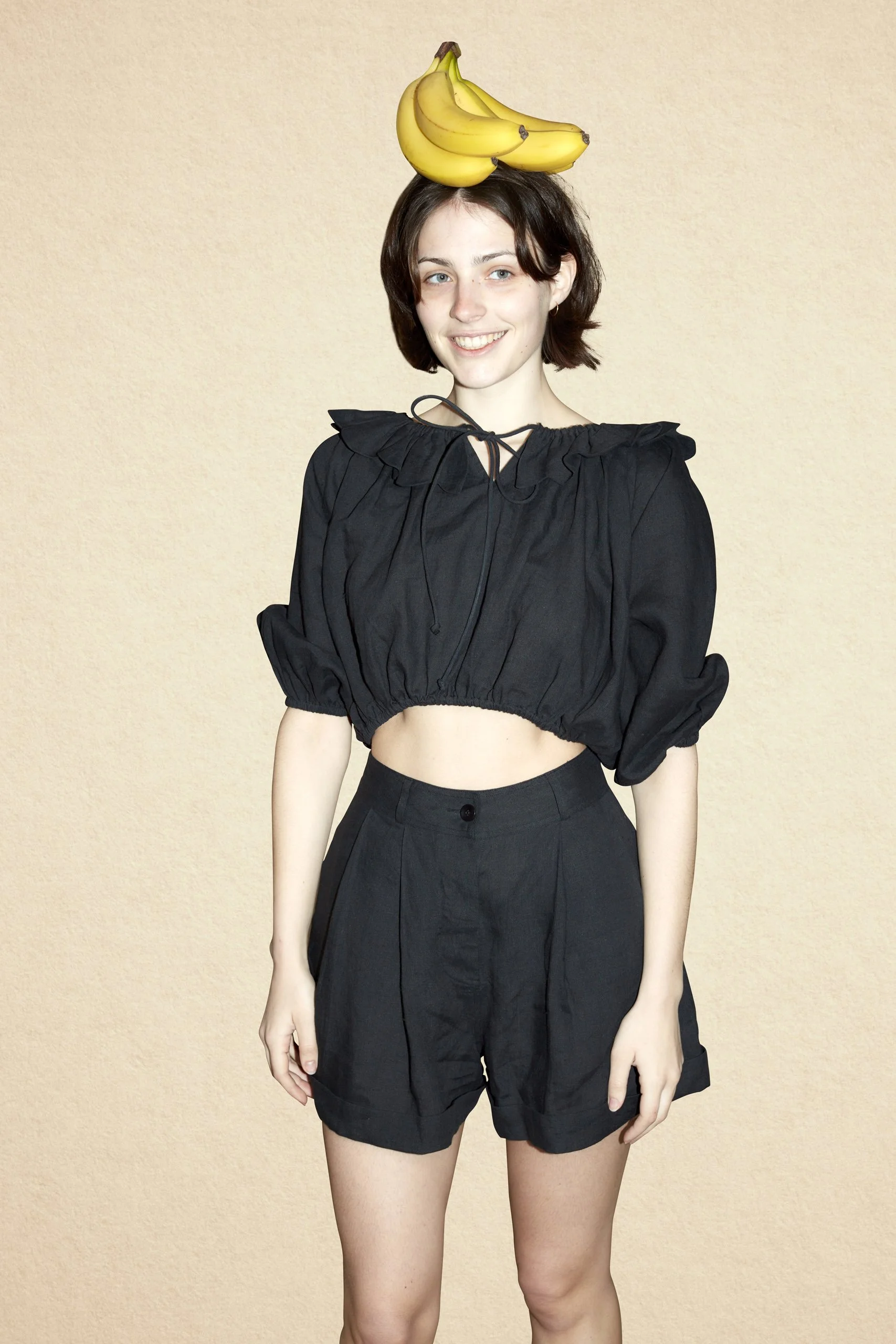 Tailored shorts | black linen