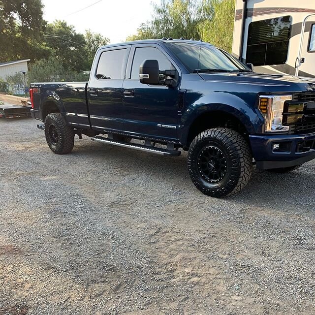 PowerStroke is complete!  Custom badges, paint matched bumpers, emblems, carli suspension on some methods. Truck turn out Bitchin! @mattpalm91 #soocustom #alumiduty #ford #powerstroke #liftedtrucks #6point7 #customtrucks #onestopshop