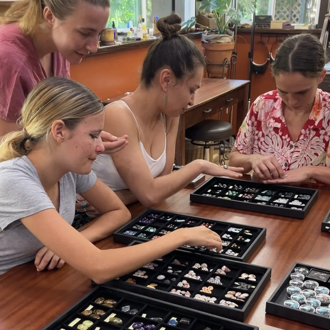 Jewelry making classes near Hilo on the Big Island of Hawaii
