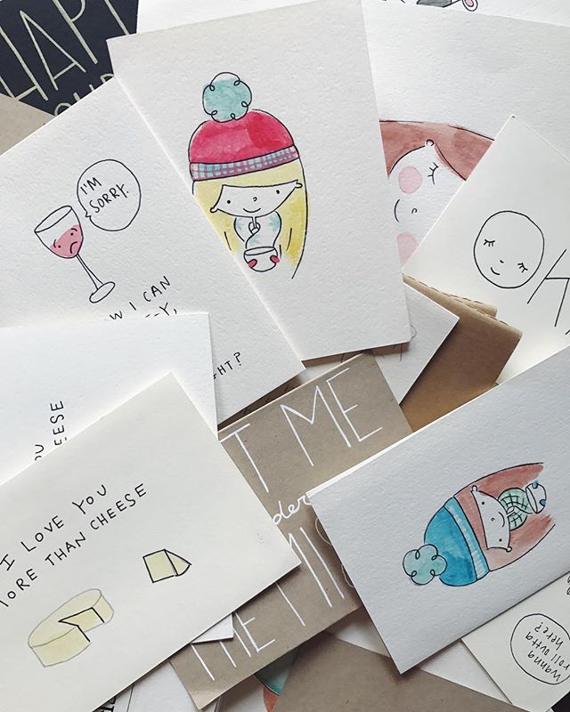 Hi, me again! Remember that post from this week where I mentioned there are new things a'comin' to this account. Well, I realized that I quite literally need to make more space for new ideas which means... a big clear out! ✨ I've decided to send anyo