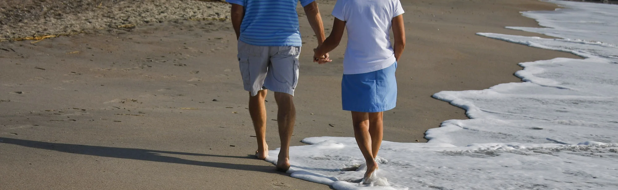 Man-Woman-on-Beach_cr.jpg