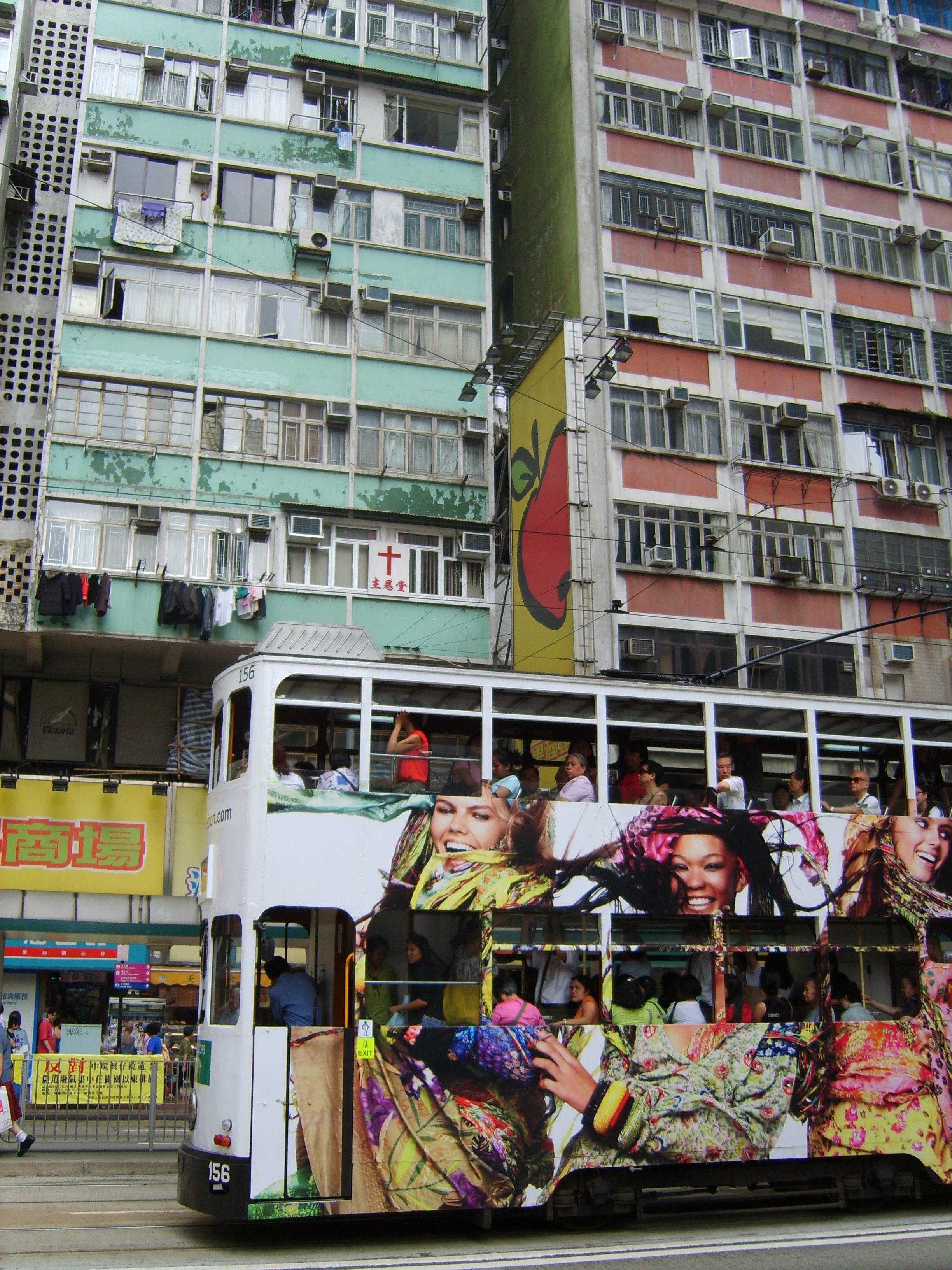 In Love With a Falling City? – Reflections on ten Years in Hong Kong