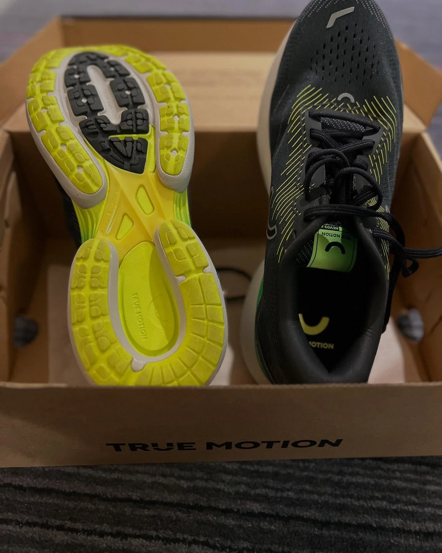 New running experiment with #biomechanical optimized running shoes - the @truemotionrunning #nevos ! Pretty much the opposite of fhe fairly minimalistic @topoathletic and @altrarunning  shoes I usually run in. Let&rsquo;s give it a try! Thanks @lexla