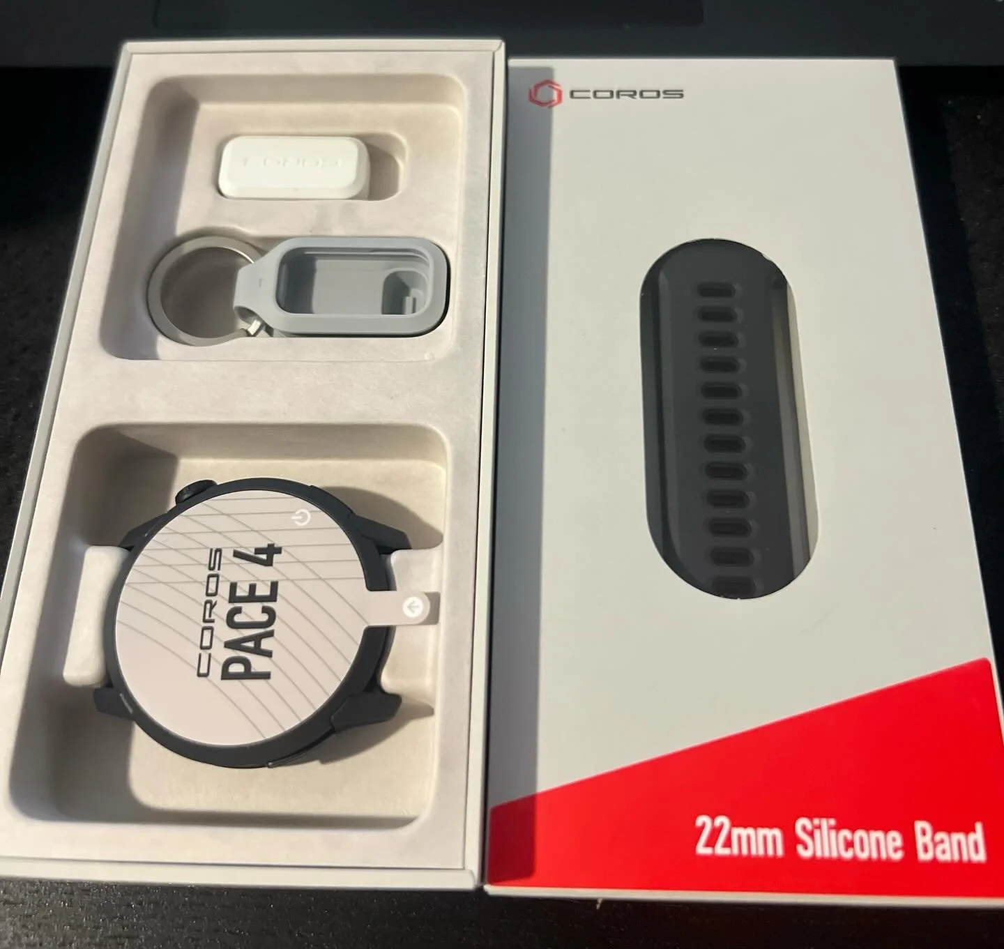 Feels a bit like I am cheeting on @garminfitness , but I swear this affair with @corosglobal is (as of now) strictly business! I will go two-armed with my Fenix left and the Pace 4 on the right for a bit to integrate and test the Coros API for my Pea