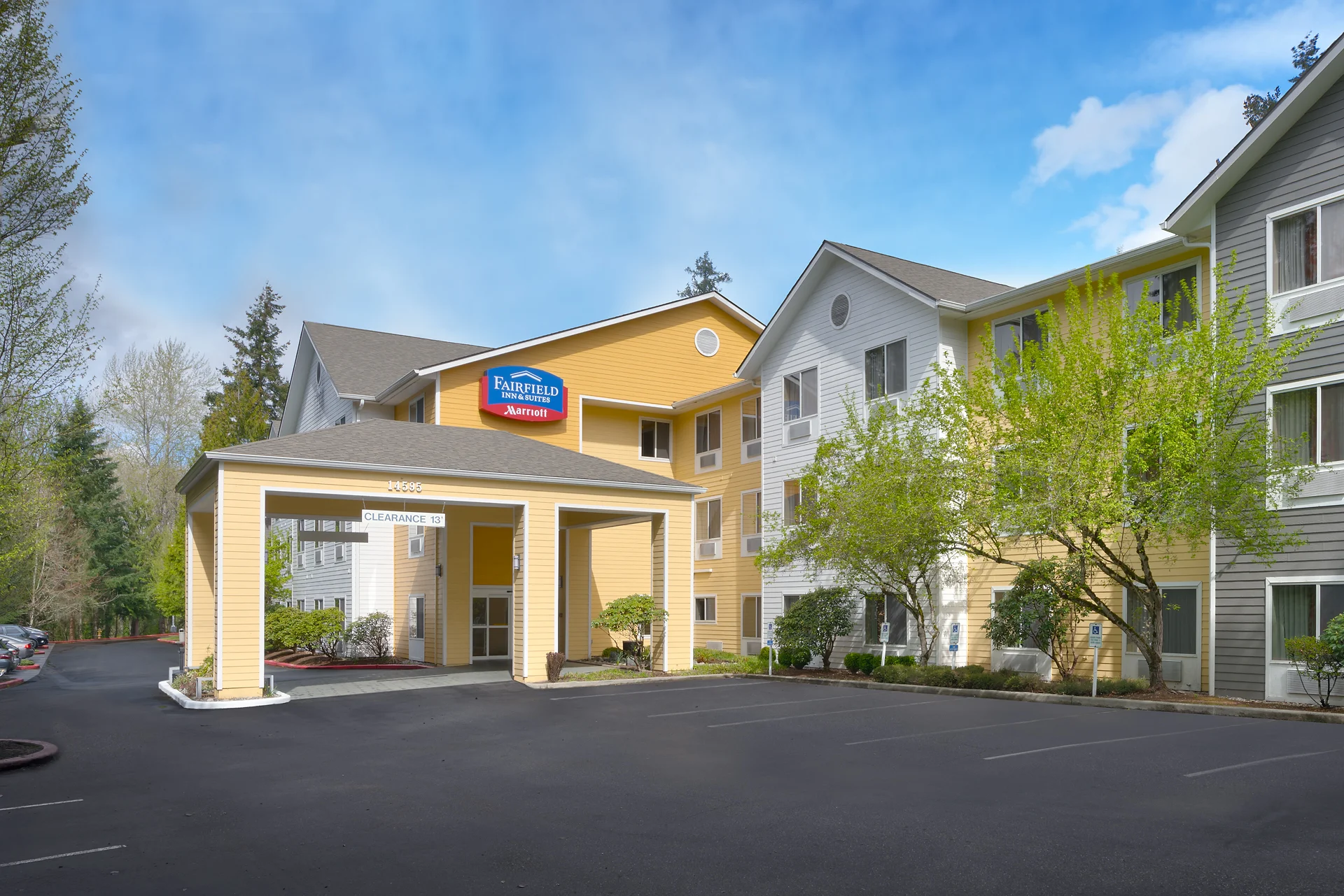 Fairfield Inn & Suites Seattle Bellevue/Redmond (5.2 miles)