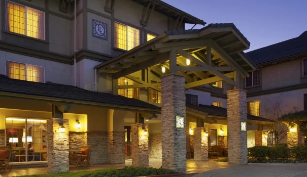 Larkspur Hotel (walking distance to the NWMinCon venue)