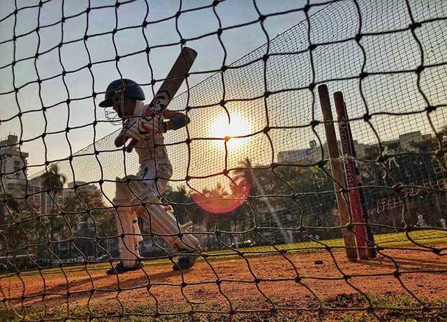 Cricketer. South Mumbai, India 2019.
.
.
#churchgate #cricket #bombay #batsman #gamespeopleplay #everydayindia #seetheworld