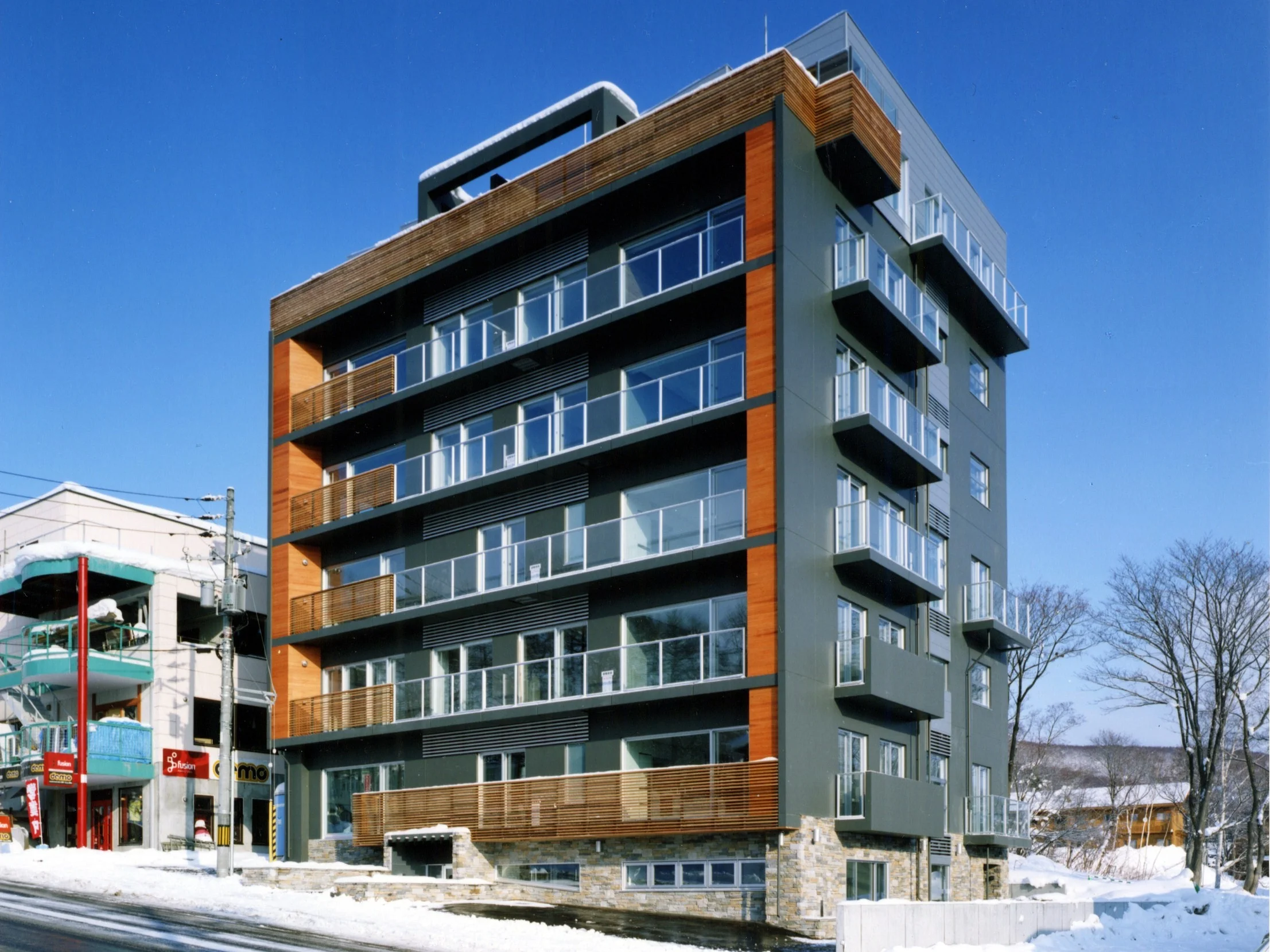 Kal Bragg: Setsumon Ski Apartments