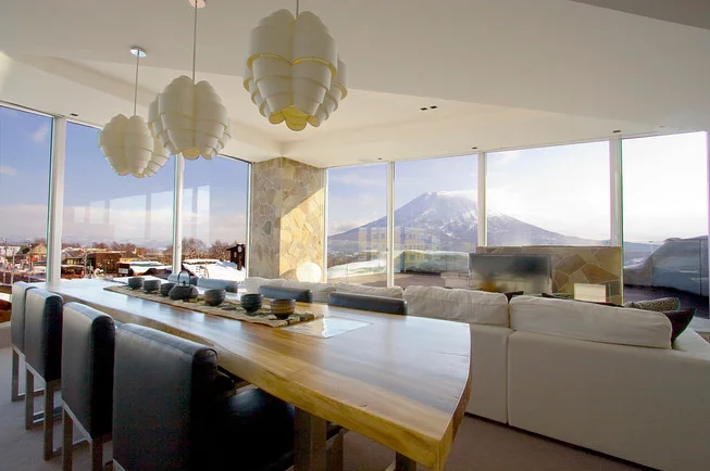 Niseko Penthouse: Kal Bragg