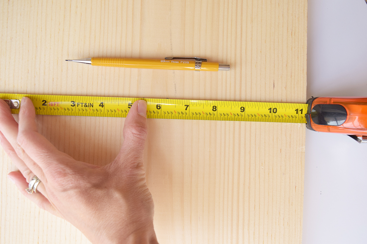 I'm not really measuring here. This photo is a total lie. I'm pretending that I am good at accuracy.