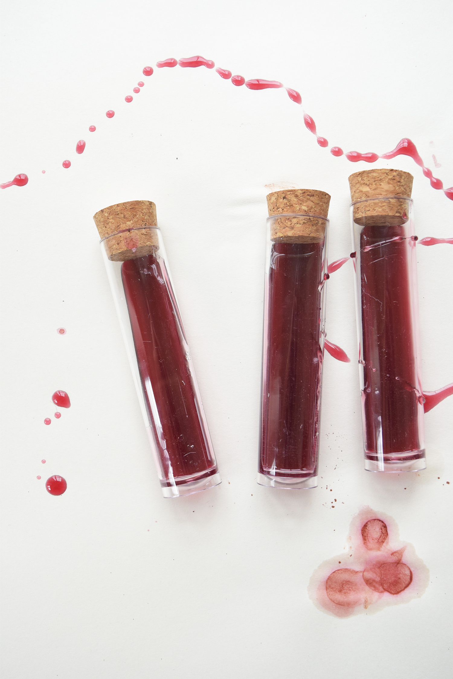 How to Make Fake Blood for a Truly Frightening Halloween Costume – Page 2 –  SheKnows