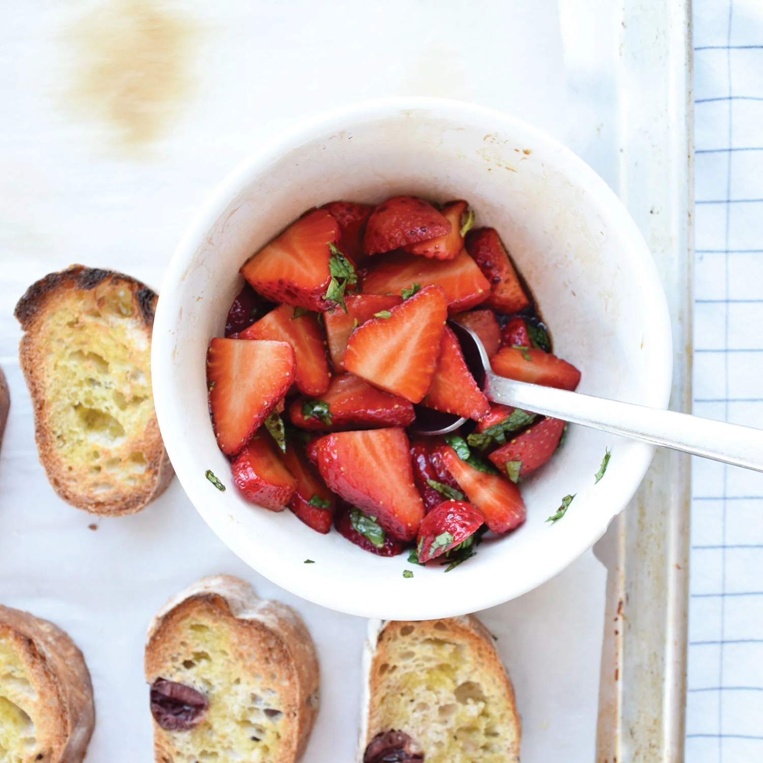 strawberry_bruchetta_sq_1.jpg