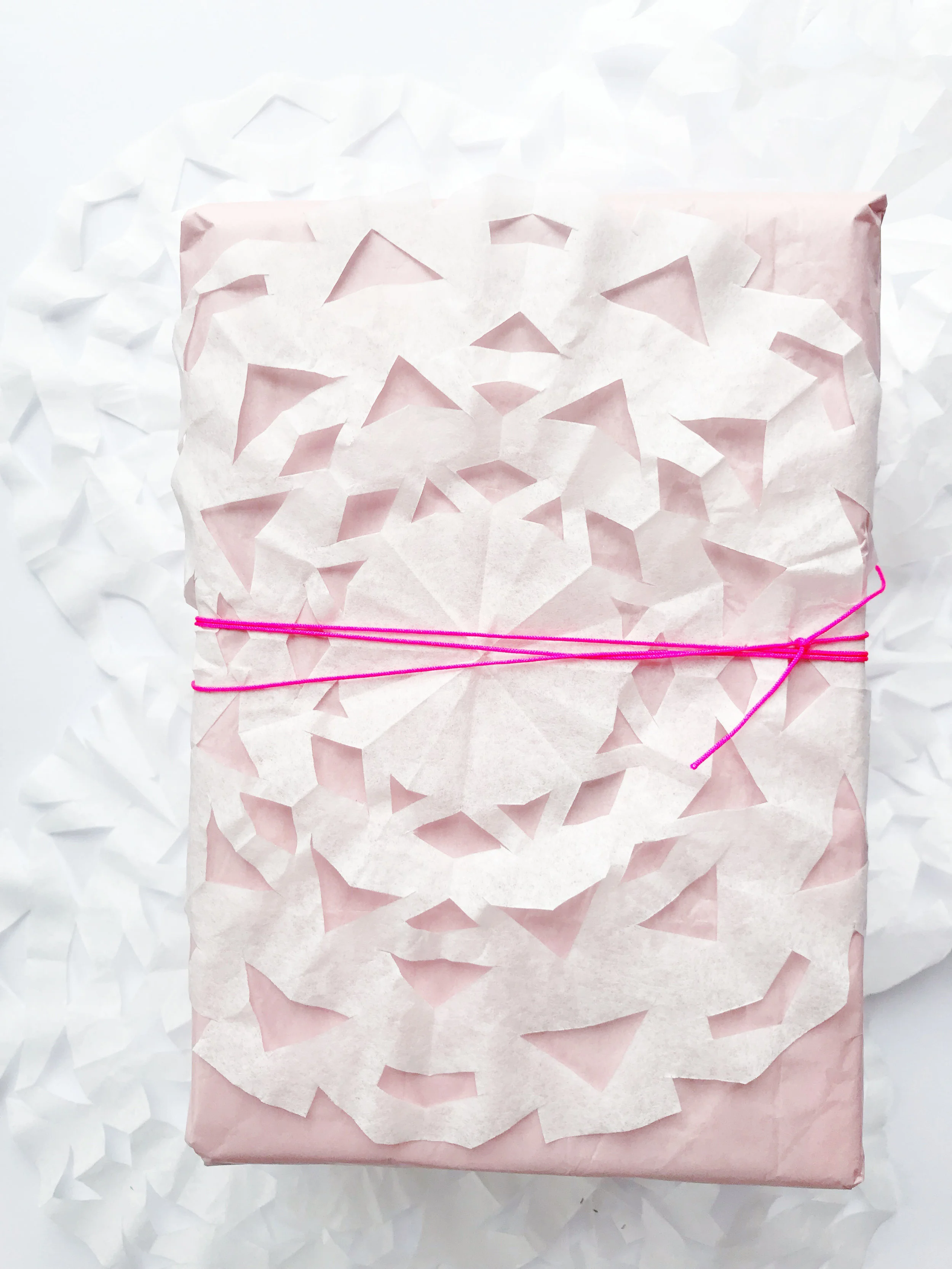 snowflake_wrapping_paper_1.jpg
