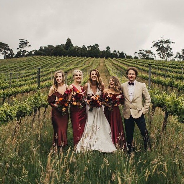 A lesson in perfectly blending your Man of Honour's outfit with your Bridesmaids in a not too matchy-matchy way.  I love it when people step out of the traditional box xo
&zwj;
Pic by @love_fool_photography | #weddingplanners #weddingplanningtips #we