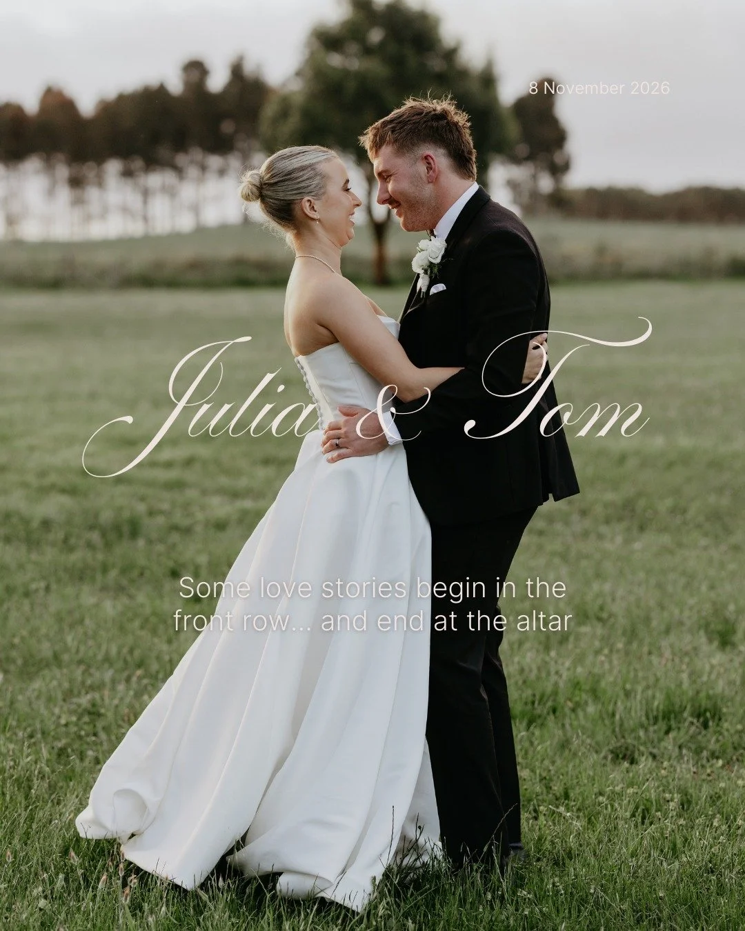 Julia first met us as a bridesmaid at Jess &amp; Max&rsquo;s wedding.⁣
⁣
A year later, she was in my inbox, saying, &ldquo;𝘏𝘪 𝘭𝘰𝘷𝘦𝘭𝘺 𝘌𝘮𝘮𝘢&hellip;&rdquo; and wondering whether a black-tie garden wedding at Tom&rsquo;s parents&rsquo; home i