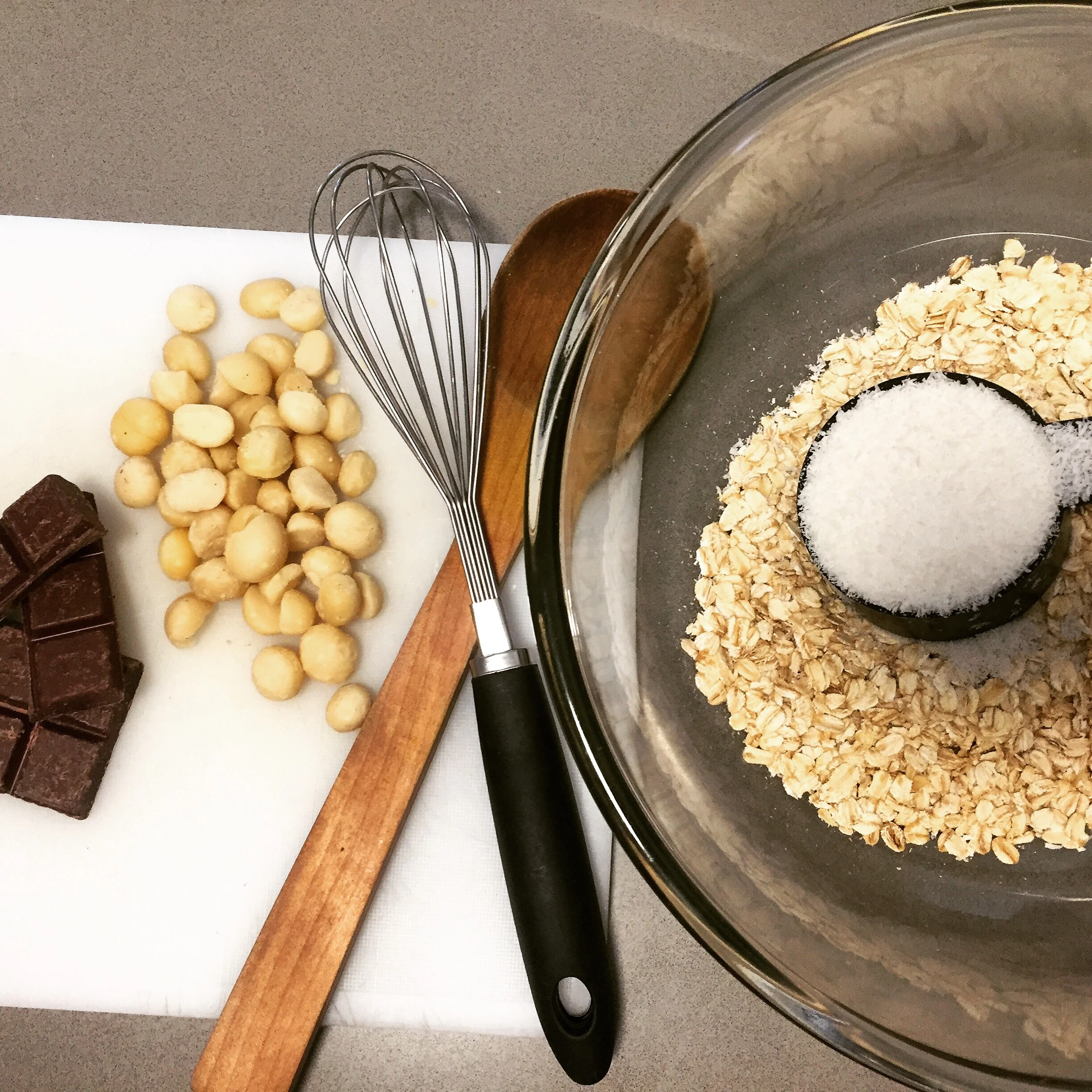Macadamia choc chip oatmeal cookies
