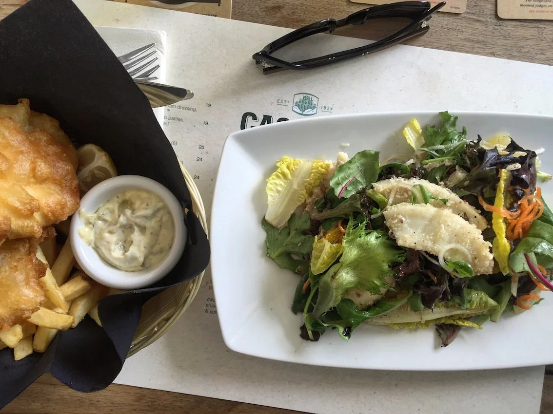 A late lunch at the Cascade Brewery, such a lovely location in the gardens with live music, and some scatting! 