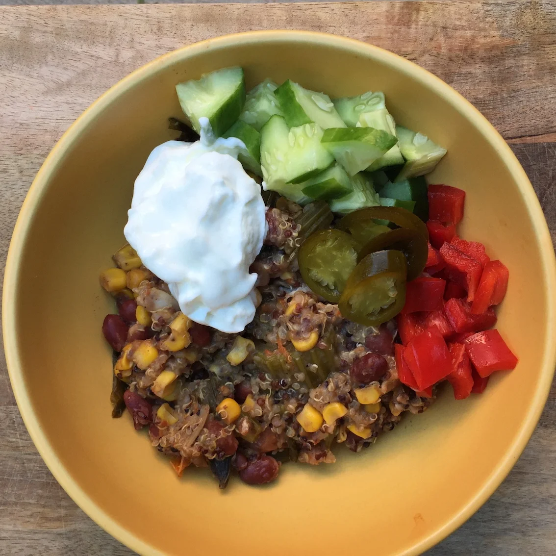 Slow cooker Mexican bowls - super easy and delicious. 