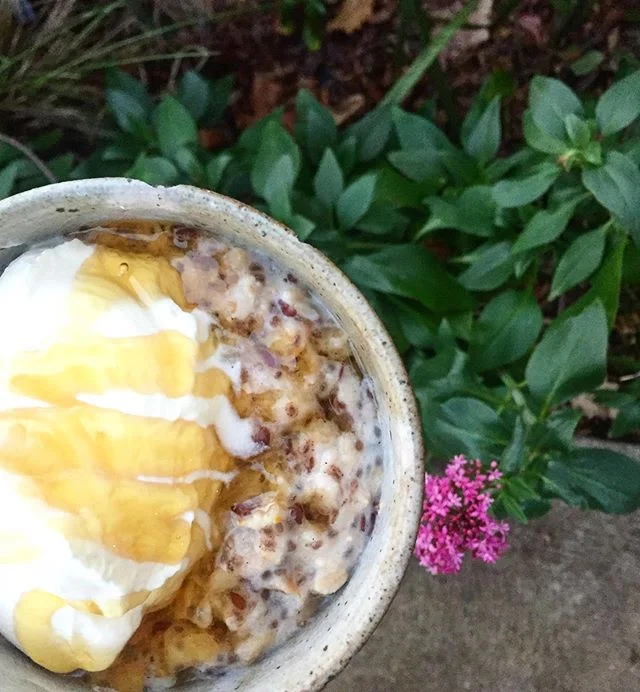 Adding all the extras to my oats this morning because I’ll be hungry again in 30mins if they are plain.

Does anyone else find porridge is one of those foods that makes you really full when you eat it but hungry again very soon after?

I find adding extra fiber in the form of seeds and fruit, and protein from Greek yoghurt helps to make a balanced and satisfying breakfast.