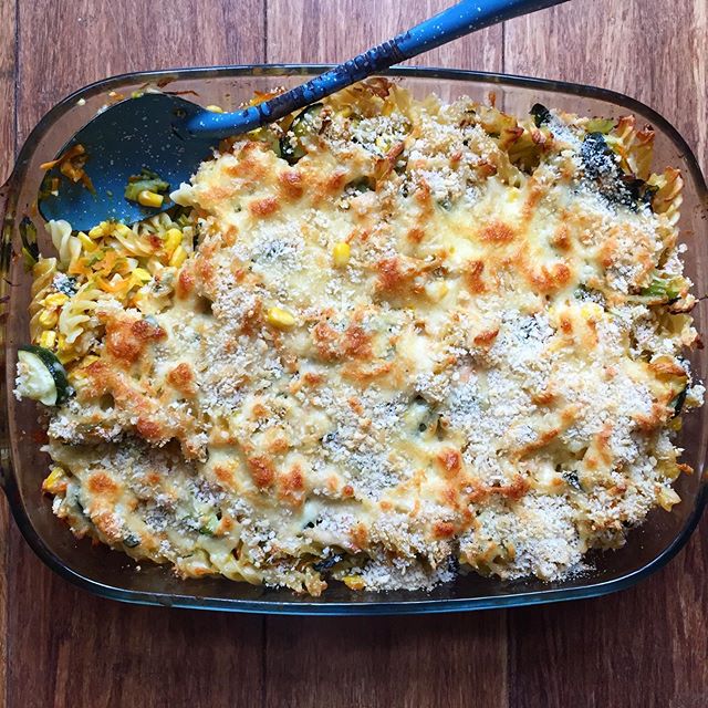 Yum! Delicious veggie packed pasta bake made with leek, celery, carrot, zucchini, corn and spinach, and a tasty white sauce made with nutmeg and fresh bay leaves. So good. Perfect for wet weather weekend baking. Happy weekend!