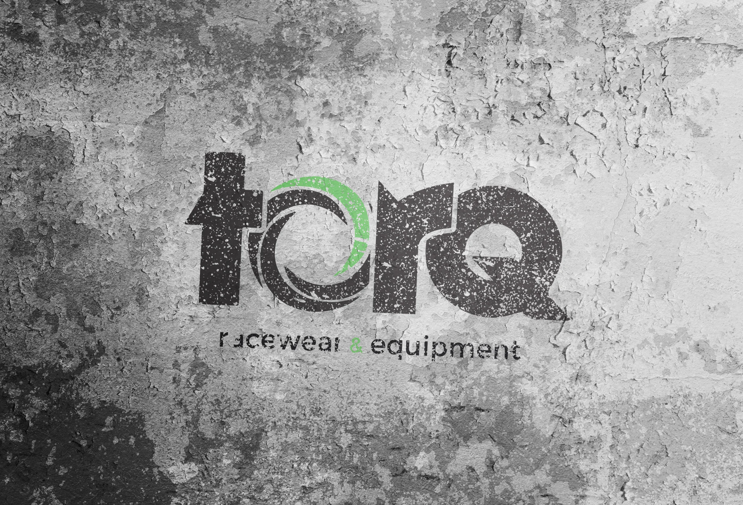 206-psd-grunge-spray-mock-up-on-wall.jpg