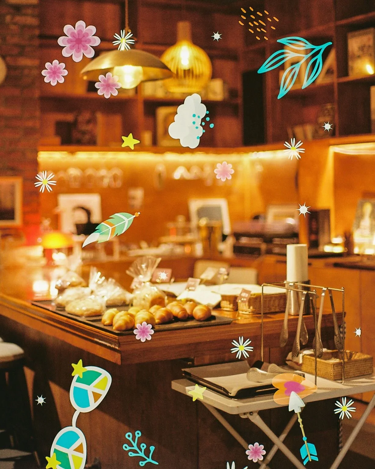 Some levity &mdash; found a film vending machine at Filmlog (@filmlog_official) in Jeju City, a surprise worth walking back in the rain. Chose a roll of Hoasca 200. Only once it was developed did I realize that it came with the surprise layer of thes