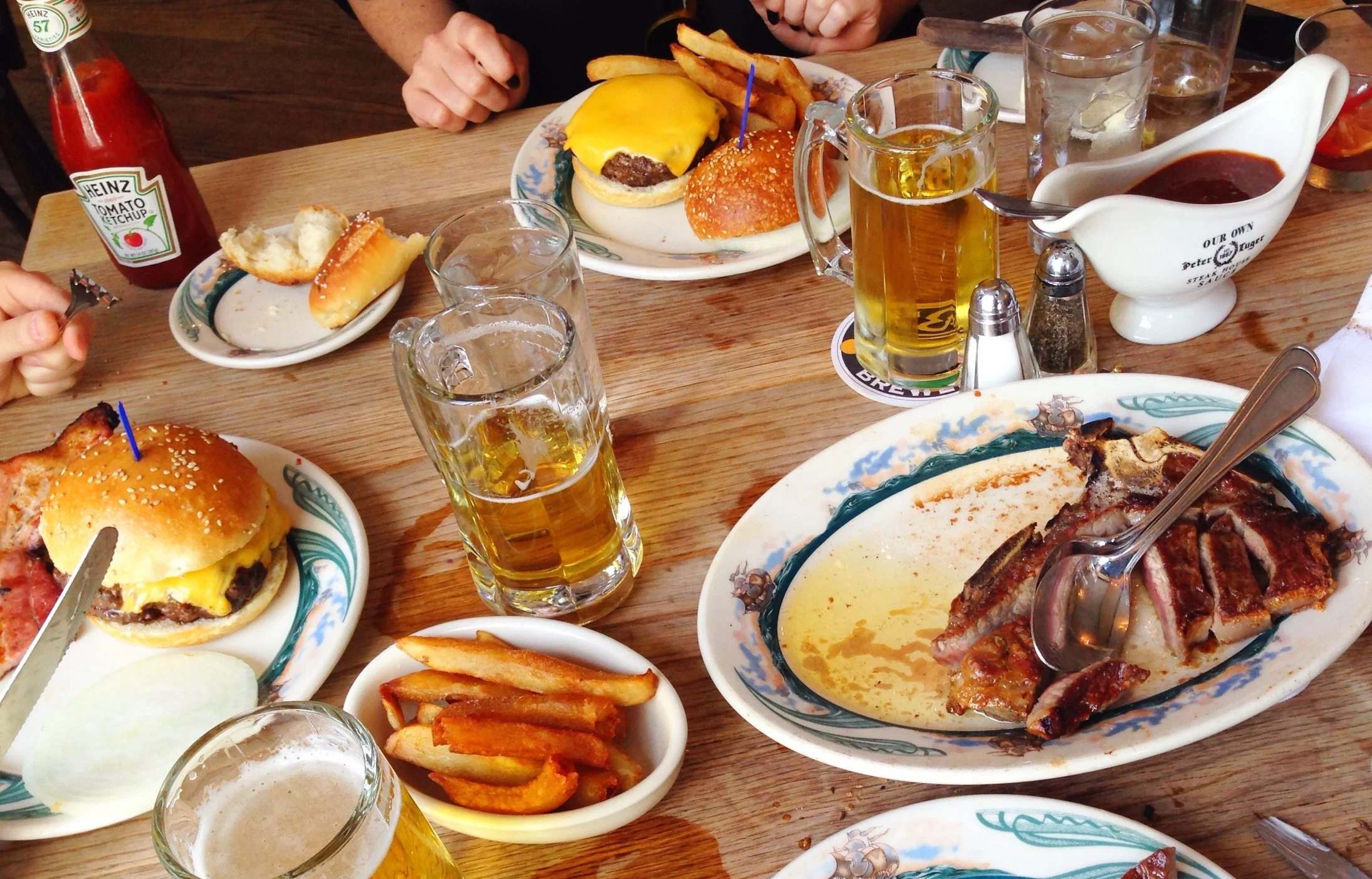 PETER LUGER STEAK HOUSE, WILLIAMSBURG